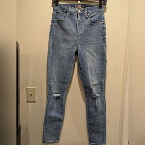 Shoe Dazzle Light Blue Distressed Skinny Jeans Size 28